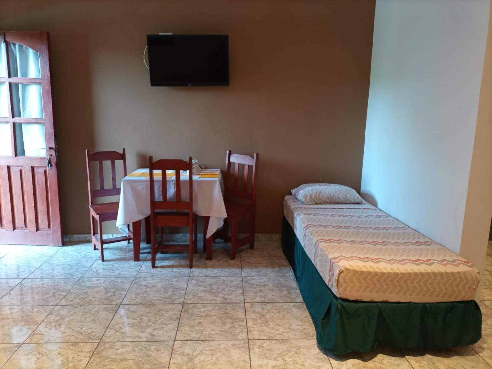 Hotel Village Del Sol 푸에르토이과수 외부 사진