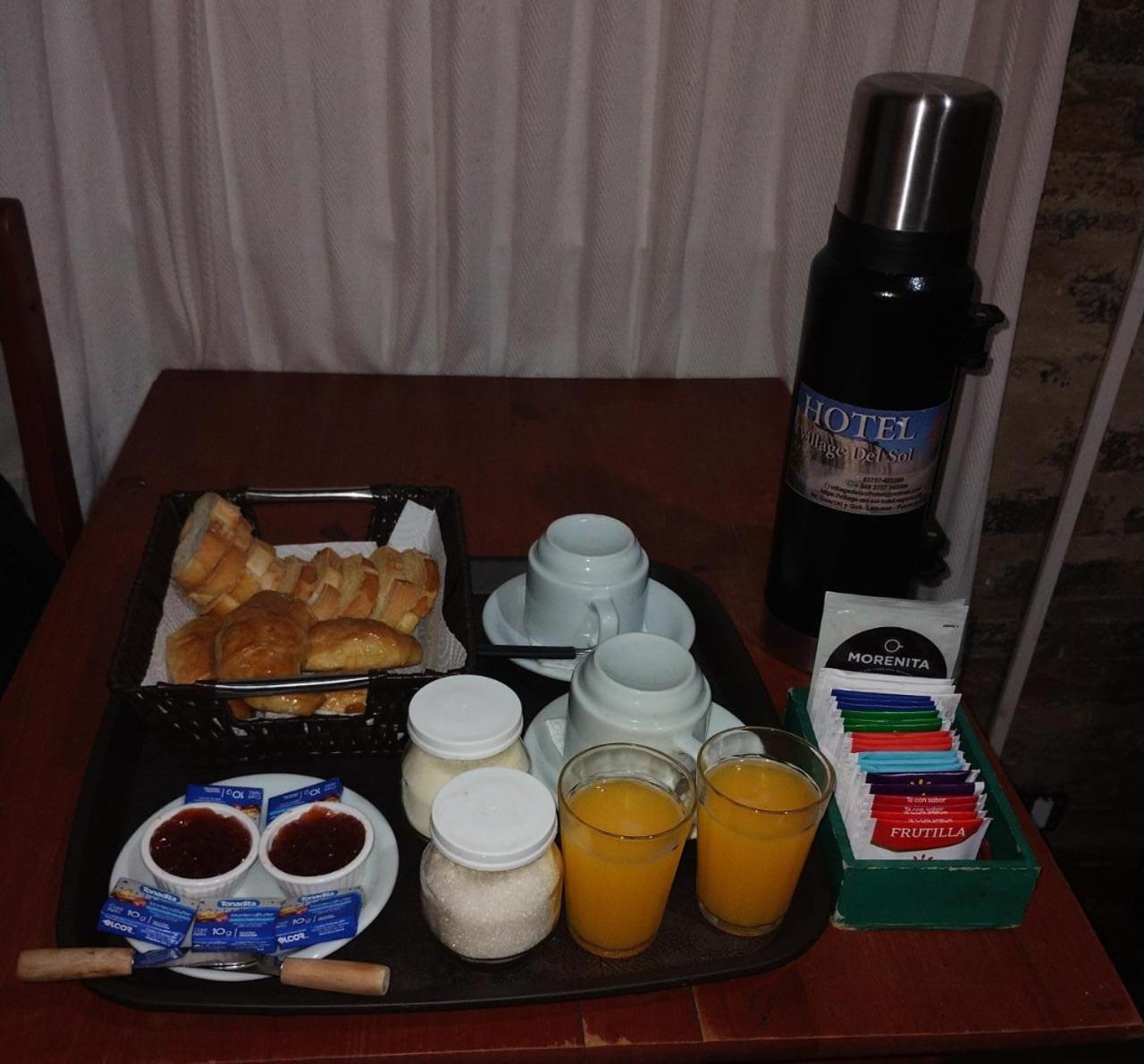 Hotel Village Del Sol 푸에르토이과수 외부 사진